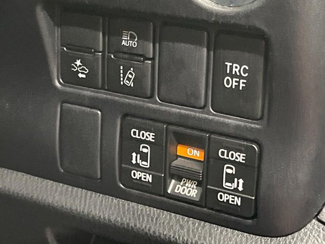 ヴォクシー1.8 ハイブリッド ZS 煌III