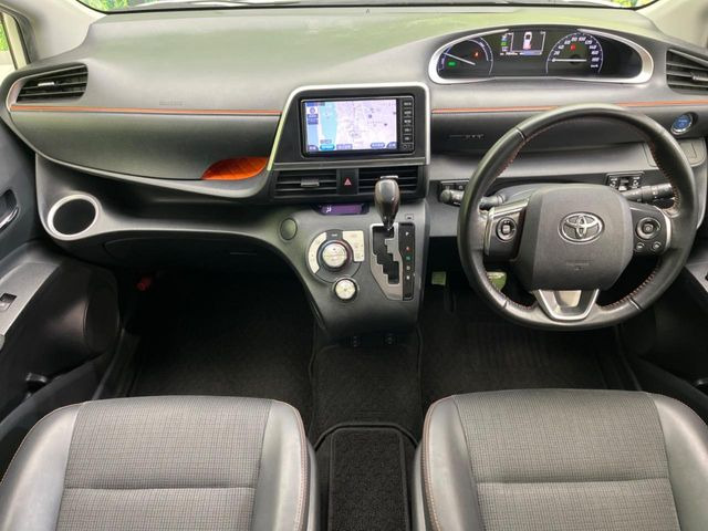 シエンタハイブリッド 1.5 G クエロ