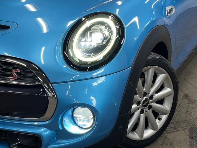 ��LED�w�b�h���C�g:��ԑ��s�����ǍD�Ȏ��E���m�ۂ����S���ĉ^�]�ł��鍂�P�xLED�w�b�h���C�g�𑕔�!�_�����x�������A����d�͂��}�����Ă��܂��B