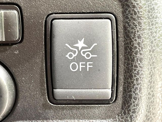 �y�C���e���W�F���g�G�}�[�W�F���V�[�u���[�L�z�t�����g�J�����őO���̎ԗ�����s�҂����m�B�Փ˂������Ȏ��͏Փ˔�Q�y���u���[�L���쓮�A�Փˉ�����T�|�[�g�B�����S�Ƀh���C�u�����y���݂��������܂��B