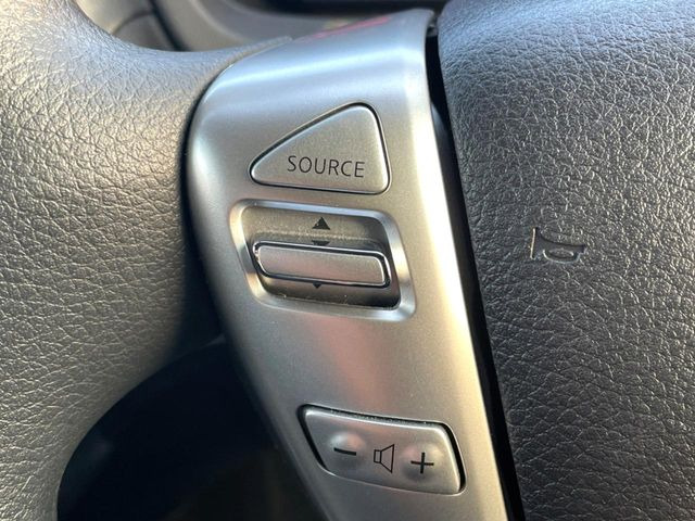 �y�X�e�A�����O�X�C�b�`�z�^�]���A�O������ڐ������炷���ƂȂ��A�I�[�f�B�I���̑��삪�\�ȕ֗��@�\!���S&���K�ȃh���C�u�����o���Ă���܂���