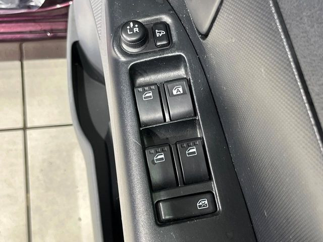 �y�d���i�[�~���[�z�T�C�h�~���[�͓d���i�[���ƂȂ��Ă���A�������ԏ�ł��L�Y�������X�N��}�����܂��B