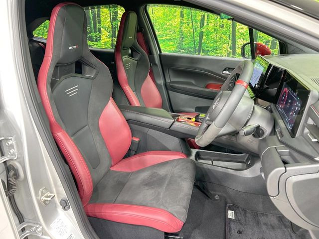 �^�]�Ȃ܂��ɂ͏\���ȃX�y�[�X������A�啿�ȕ��ł��������^�]���Ă�����������ł��B