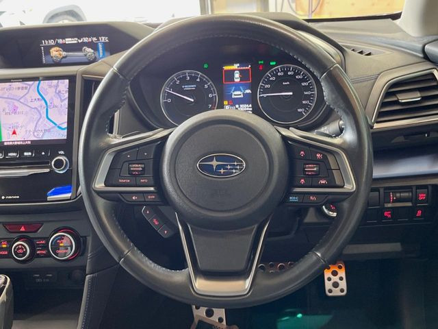 �y�����v�����X�e�A�����O�z�㎿�Ȋv���g�p���邱�ƂŁA��ɂ����������݂ƂĂ��^�]���₷���n���h���ł���