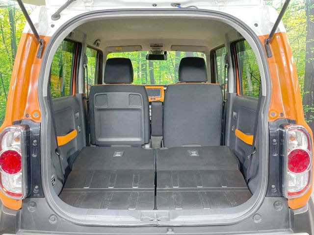 ���i�̂���������ʋ΁A���}���ɏ\���ȉ׎��X�y�[�X���m�ۂ��Ă���܂��B�Z�J���h�V�[�g��|���ƁA�傫�ȉו��̐ύڂ��\�ł���