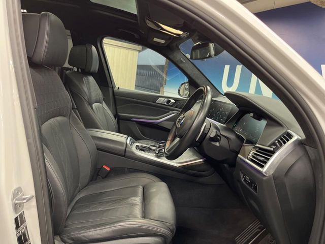 ●レザーシート:高級感漂うブラックレザーシートは、使用感も少なく良好なコンディションを保っております!その他、気になる箇所がございましたらお気軽にお問合せ下さい!