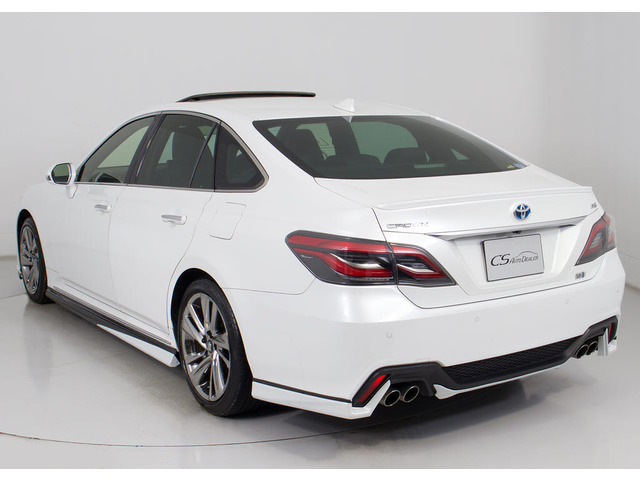 フルエアロが装着されています!お好みはいかがですか?今付いているデザイン以外にも、各ブランドのエアロを格安にてお取付け出来ます!又、エアロを外してノーマル状態にする事も出来ます!!