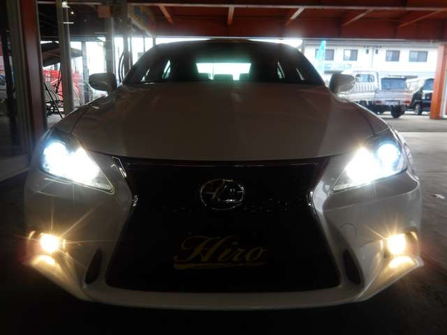 �f�B�X�`���[�W�w�b�h���C�g���ڂł������薾�邭�Ƃ炵�Ă����̂ŁA��ԑ��s��s����ȓ��ł����S�ł�!