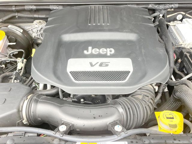 ●当店では、各メーカーの専用診断テスターを導入。国家資格を持つテクニカルスタッフも常駐しておりますので、万が一の際にも安心してご利用いただけます。