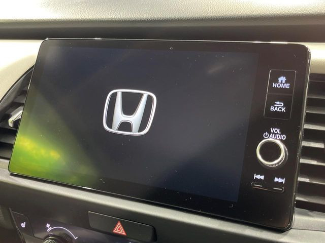 �y9�C���` �z���_�R�l�N�g�f�B�X�v���C�z���F���̍������ʃf�B�X�v���C�Ńi�r�̎g�p��A�������̃X�}�[�g�t�H���ƘA�g����bluetooth�ł̉��y�Đ����\�ł���