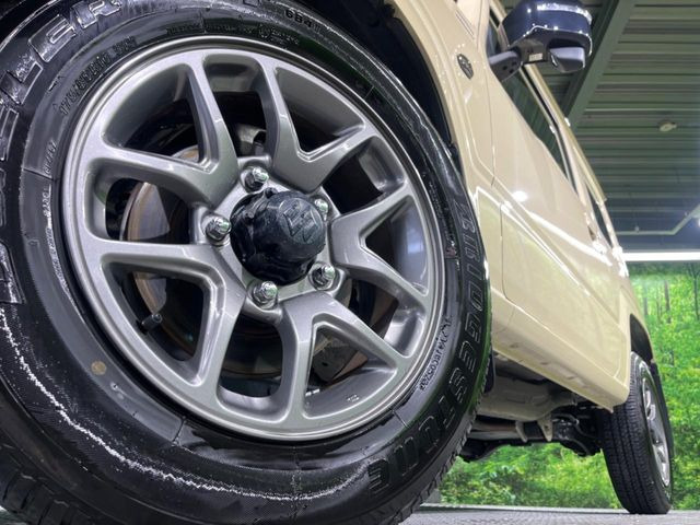 �y����16�C���`�A���~�z�C�[���z�O�ςɃ}�b�`���������A���~�z�C�[���𑕒����Ă���܂��B�e��ЊO�A���~�z�C�[����A�X�^�b�h���X�^�C�����戵�����Ă���܂��B���񂲑��k����������