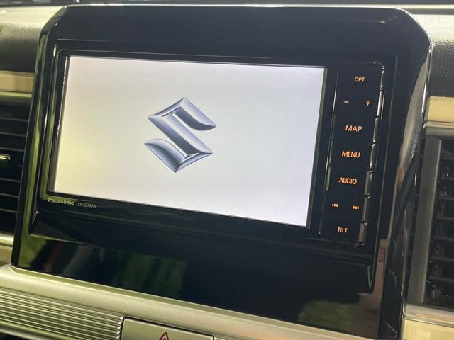 【純正ナビ】人気の純正ナビを装備。オーディオ機能も充実しており、Bluetooth接続すればお持ちのスマホやMP3プレイヤーの音楽を再生可能!毎日の運転がさらに楽しくなります!!