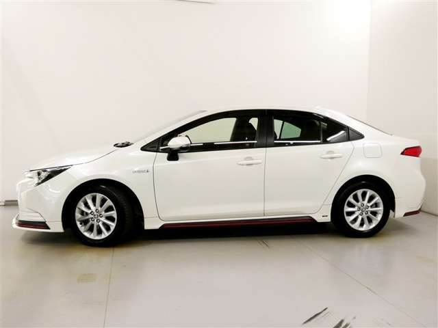 カローラ1.8 ハイブリッド S