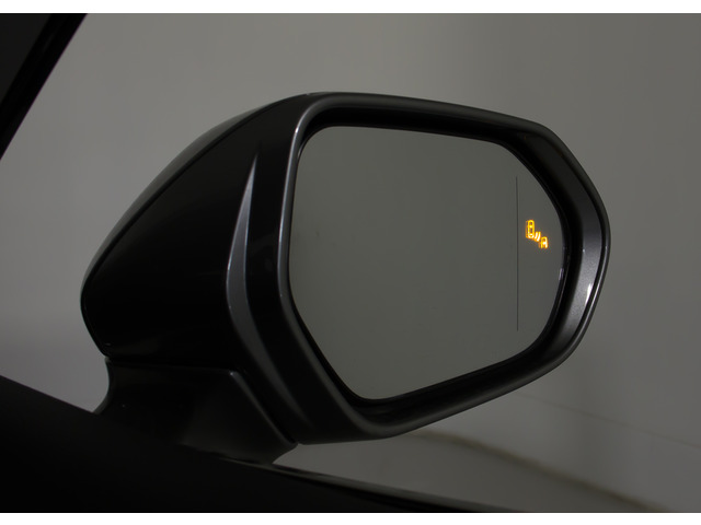 BSM(�u���C���h�X�|�b�g���j�^)!�ׂ̎Ԑ��𑖂�ԗ������[�_�[�Ō��m���A�h�A�~���[�ł͊m�F���ɂ����㑤���G���A�ɑ��݂���ԗ��ɉ����āA�}�ڋ߂��Ă���ԗ������m���܂��B