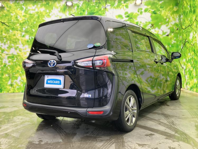 シエンタハイブリッド 1.5 G クエロ