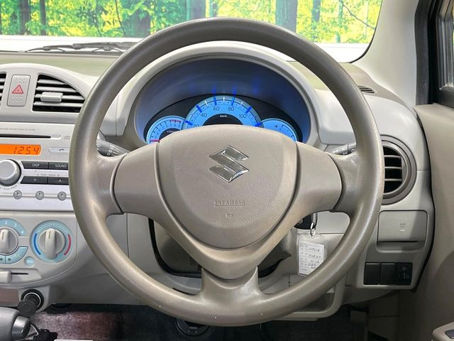 ステアリングも使用感が少なく、きれいな状態となっております♪