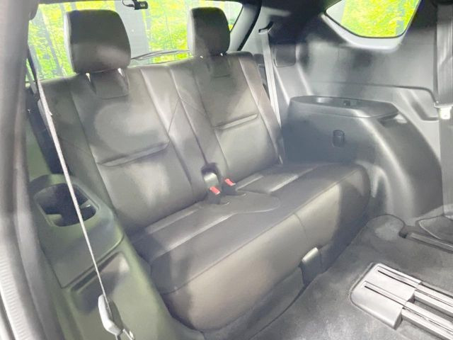 3列目シートはもちろん状態良好☆大人でもゆったりと座って頂けますので、大人数でのお出かけもラクラクです♪ご家族で、気の知れた仲間で、ドライブに行くのが楽しみですね♪