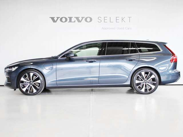 V60リチャージ PHEV T6 AWD インスクリプション 4WD