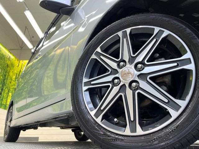 �y����15�C���`�A���~�z�C�[���z�O�ςɃ}�b�`���������A���~�z�C�[���𑕒����Ă���܂��B�e��ЊO�A���~�z�C�[����A�X�^�b�h���X�^�C�����戵�����Ă���܂��B���񂲑��k����������