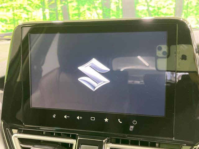 【ディスプレイオーディオ】お持ちのスマホやMP3プレイヤーとの無線接続で音楽再生が可能!コードで繋ぐわずらわしさも無く、手軽にお気に入りの音楽を楽しめます。