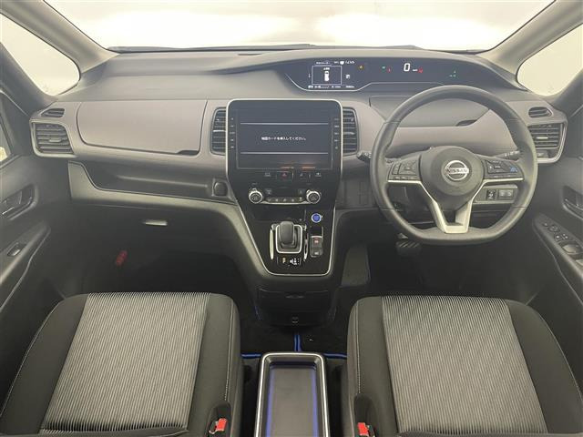 セレナ1.2 e-POWER ハイウェイスターV