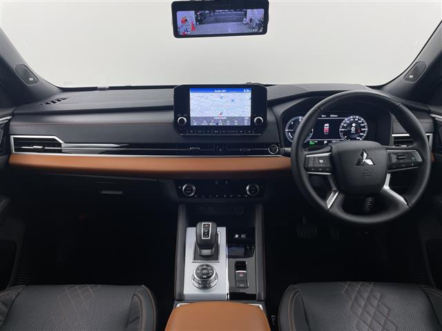 アウトランダーPHEV 2.4 P 4WD