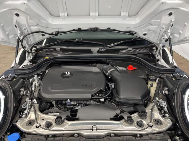 �����X�ł́A�e���[�J�[�̐�p�f�f�e�X�^�[�𓱓��B���Ǝ��i�����e�N�j�J���X�^�b�t���풓���Ă���܂��̂ŁA������̍ۂɂ����S���Ă����p���������܂��B