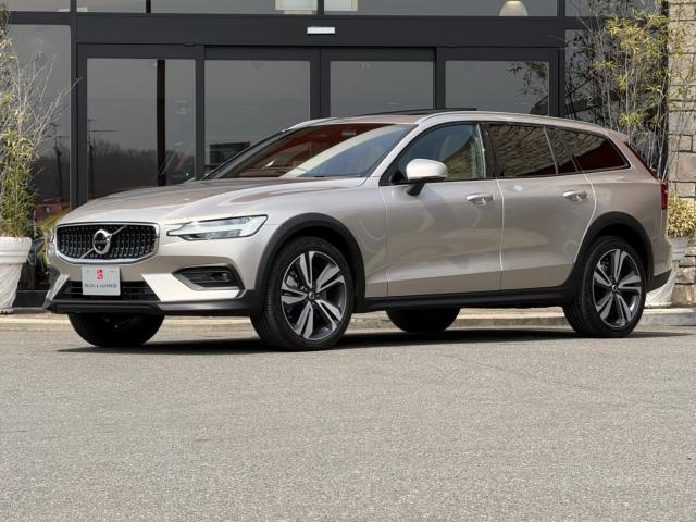 V60クロスカントリーアルティメット B5 AWD 4WD