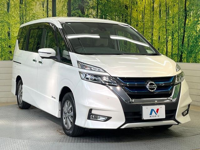 高透明度のガラス皮膜で撥水はもちろん、上質なツヤ・光沢を実現。紫外線や酸性雨から大切な愛車を保護し、色あせ・劣化を防止。「弾スプラッシュコート」、「弾プリミッサコート」からお選びいただけます。