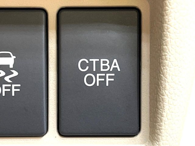 �y�V�e�B�u���[�L�A�N�e�B�u�V�X�e���z�ᑬ���s���ɑO���̎ԗ�����F�����A�Փ˂������Ȏ��͌x��ƃu���[�L�ŏՓˉ���Ɣ�Q�y�����A�V�X�g�B�����S�Ƀh���C�u�����y���݂��������܂��B