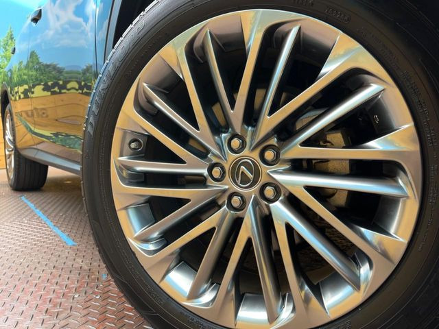 �y����20�C���`�A���~�z�C�[���z�O�ςɃ}�b�`���������A���~�z�C�[���𑕒����Ă���܂��B�e��ЊO�A���~�z�C�[����A�X�^�b�h���X�^�C�����戵�����Ă���܂��B���񂲑��k����������