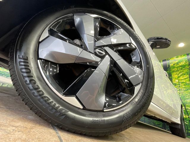 �y����17�C���`�A���~�z�C�[���z�O�ςɃ}�b�`���������A���~�z�C�[���𑕒����Ă���܂��B�e��ЊO�A���~�z�C�[����A�X�^�b�h���X�^�C�����戵�����Ă���܂��B���񂲑��k����������