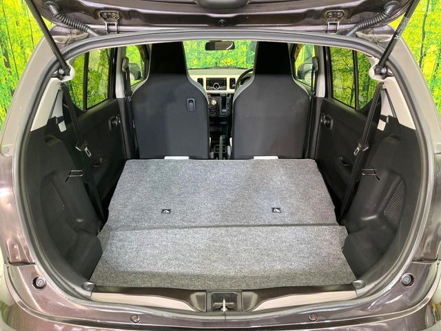 ���i�̂���������ʋ΁A���}���ɏ\���ȉ׎��X�y�[�X���m�ۂ��Ă���܂��B�Z�J���h�V�[�g��|���ƁA�傫�ȉו��̐ύڂ��\�ł���