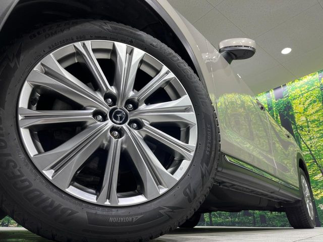 �y����19�C���`�A���~�z�C�[���z�O�ςɃ}�b�`���������A���~�z�C�[���𑕒����Ă���܂��B�e��ЊO�A���~�z�C�[����A�X�^�b�h���X�^�C�����戵�����Ă���܂��B���񂲑��k����������