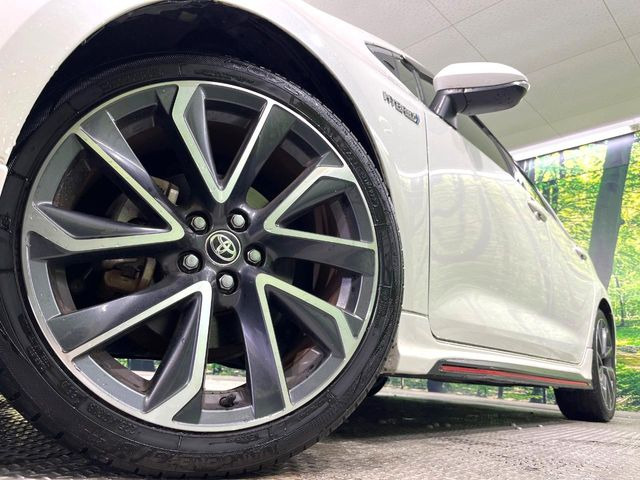 【純正18インチアルミホイール】外観にマッチした純正アルミホイールを装着しております。各種社外アルミホイールや、スタッドレスタイヤも取扱いしております。是非ご相談ください♪