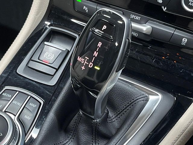 ��MT���[�h�t��AT:�ʏ�͎����ł����Ȃ���ϑ�(�M�A�`�F���W)���h���C�o�[�̑���ɂ���ĈӐ}�I�ɕς�����V�X�e���ł��B����w���i�̃h���C�u�����y���݂��������܂�!