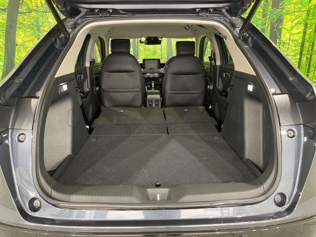 普段のお買い物や通勤、送迎等に十分な荷室スペースを確保しております。セカンドシートを倒すと、大きな荷物の積載も可能です♪