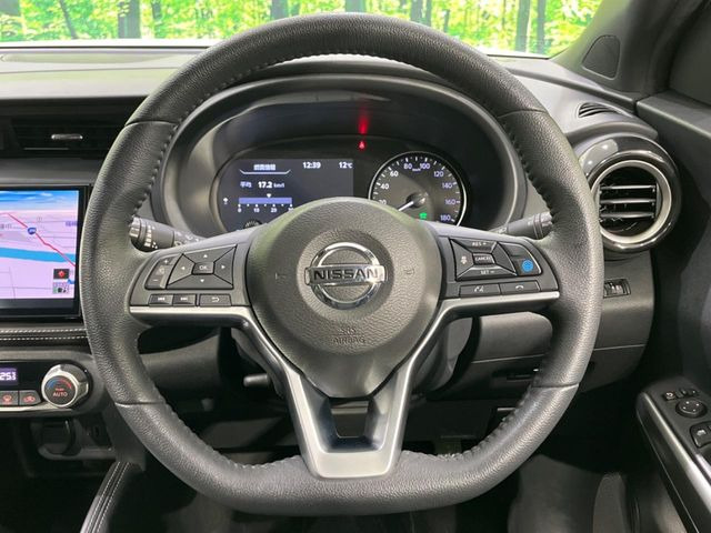 �y�����v�����X�e�A�����O�z�㎿�Ȋv���g�p���邱�ƂŁA��ɂ����������݂ƂĂ��^�]���₷���n���h���ł���