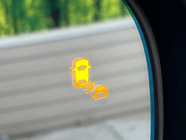 �y�u���C���h�X�|�b�g�C���t�H���[�V�����z���s���A�h�A�~���[�̎��p�ɂȂ�₷���ӏ��Ɍ㑱�Ԃ��ڋ߂���ƃT�C�h�~���[�t�߂Ɍx����\���A�h���C�o�[�ɒ��ӊ��N�����Ă���܂��B