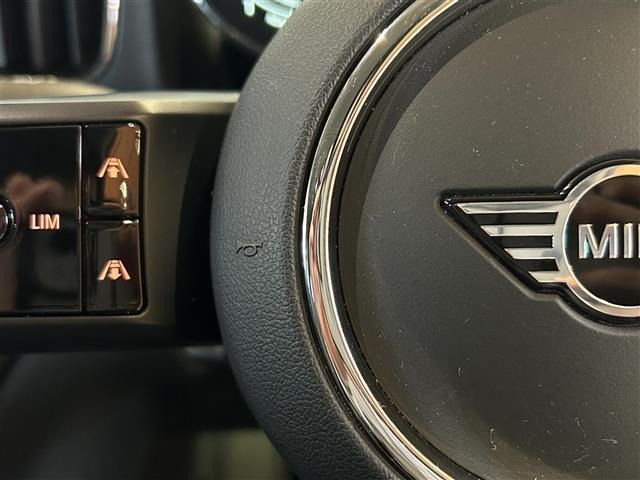 ミニクロスオーバークーパー SD オール4 4WD