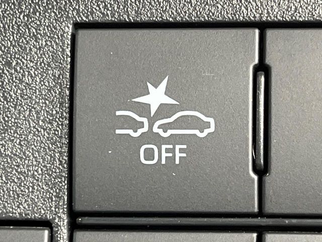 �y�X�}�[�g�A�V�X�g�z���s���ɑO���̎ԗ�����F�����A�Փ˂������Ȏ��͌x��ƃu���[�L�ŏՓˉ���Ɣ�Q�y�����A�V�X�g�B�����S�Ƀh���C�u�����y���݂��������܂��B