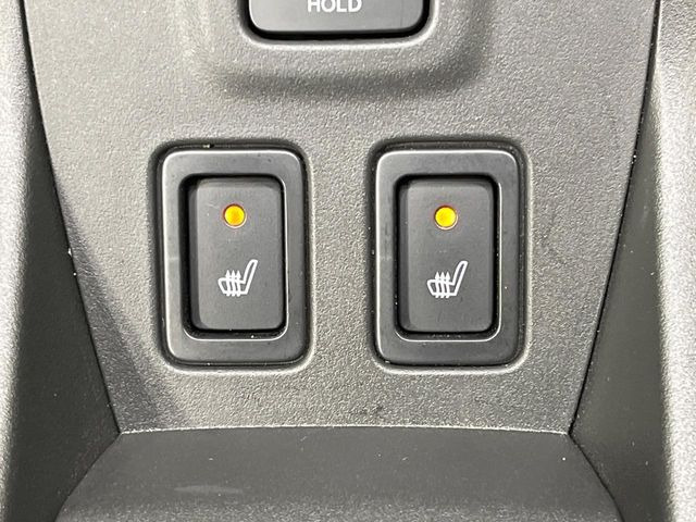 【シートヒーター】寒い日に重宝するシートヒーター!エアコンより早く温まってくれるので寒がりの人も安心ですね♪エアコンの温風は乾燥するから苦手、という方にもをおすすめです。