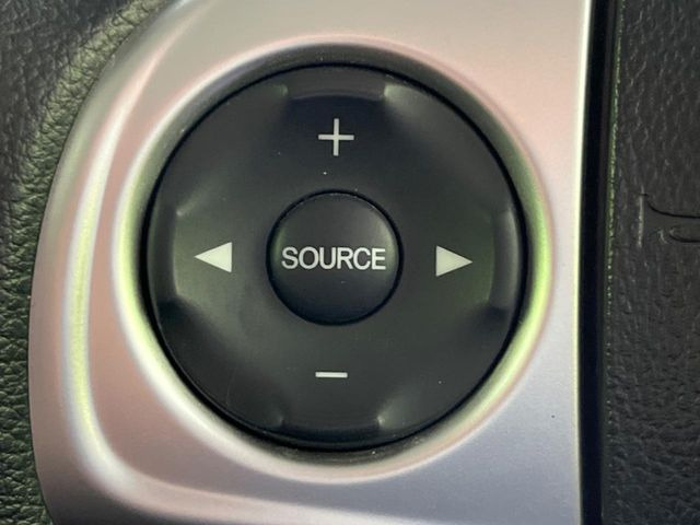 �y�X�e�A�����O�X�C�b�`�z�^�]���A�O������ڐ������炷���ƂȂ��A�I�[�f�B�I���̑��삪�\�ȕ֗��@�\!���S&���K�ȃh���C�u�����o���Ă���܂���