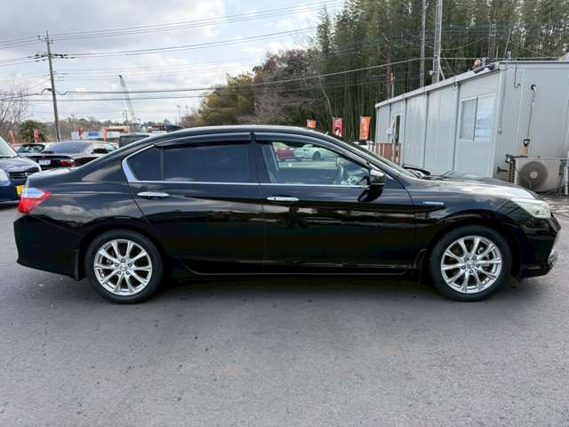 ���X�݌ɂ͊O���A�����N���[�j���O��ɓW�����A�����Ď��̏C�����̗L���A���[�^�[��������̗L������O�ҋ@�ւɂ�錟����S����{���Ă���܂��B�Ԍ��A�����A����h�������ЂőΉ��ł��܂��̂ł����S���������B