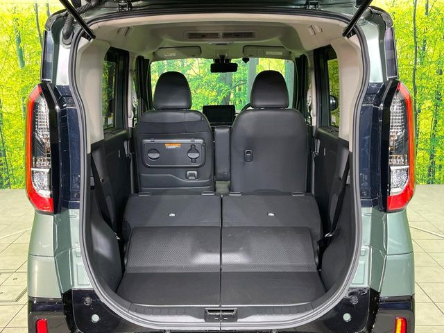 ���i�̂���������ʋ΁A���}���ɏ\���ȉ׎��X�y�[�X���m�ۂ��Ă���܂��B�Z�J���h�V�[�g��|���ƁA�傫�ȉו��̐ύڂ��\�ł���