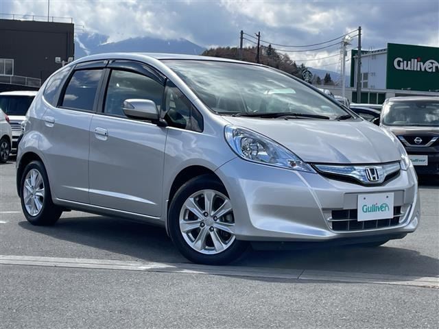 フィットハイブリッド1.3 ナビプレミアムセレクション