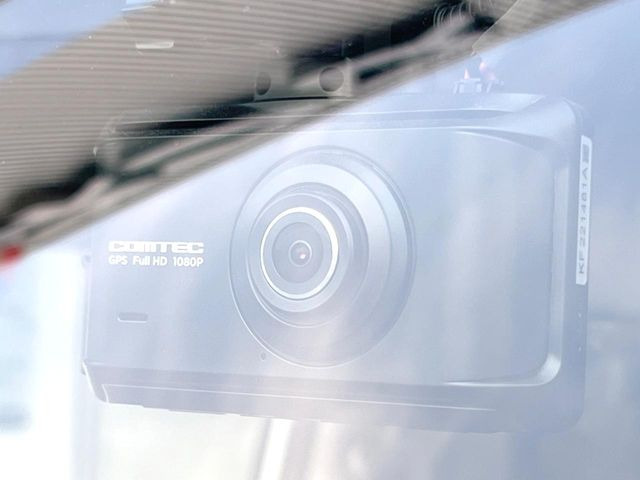 【ドライブレコーダー】安心・安全なカーライフに必須のドライブレコーダーを装備!走行中はもちろん、あおり運転や事故に遭遇した際の状況も映像で記録し、万一のリスクに備えます。