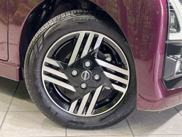 �y����14�C���`�A���~�z�C�[���z�O�ςɃ}�b�`���������A���~�z�C�[���𑕒����Ă���܂��B�e��ЊO�A���~�z�C�[����A�X�^�b�h���X�^�C�����戵�����Ă���܂��B���񂲑��k����������