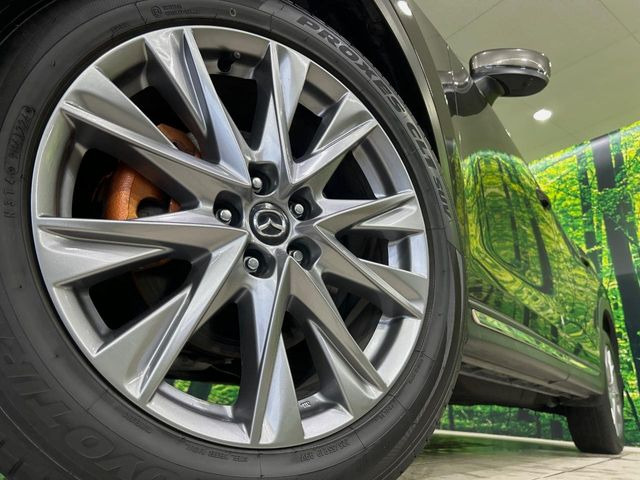 �y����19�C���`�A���~�z�C�[���z�O�ςɃ}�b�`���������A���~�z�C�[���𑕒����Ă���܂��B�e��ЊO�A���~�z�C�[����A�X�^�b�h���X�^�C�����戵�����Ă���܂��B���񂲑��k����������