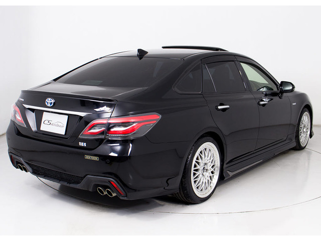 フルエアロが装着されています!お好みはいかがですか?今付いているデザイン以外にも、各ブランドのエアロを格安にてお取付け出来ます!又、エアロを外してノーマル状態にする事も出来ます!!